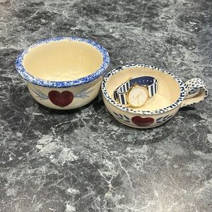 Woman Timex watch, two accessories bowl